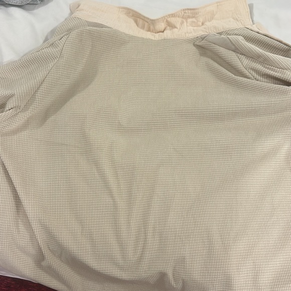 Cream colored shirt jacket - Picture 3 of 4